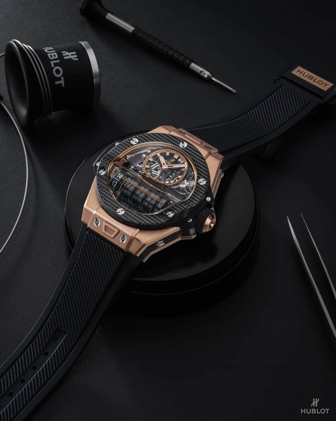 のインスタグラム：「Simply incredible. New Big Bang #Mp11, 14-day power reserve King Gold 3D Carbon. #HublotBaselworld #Baselworld2019 #Baselworld」