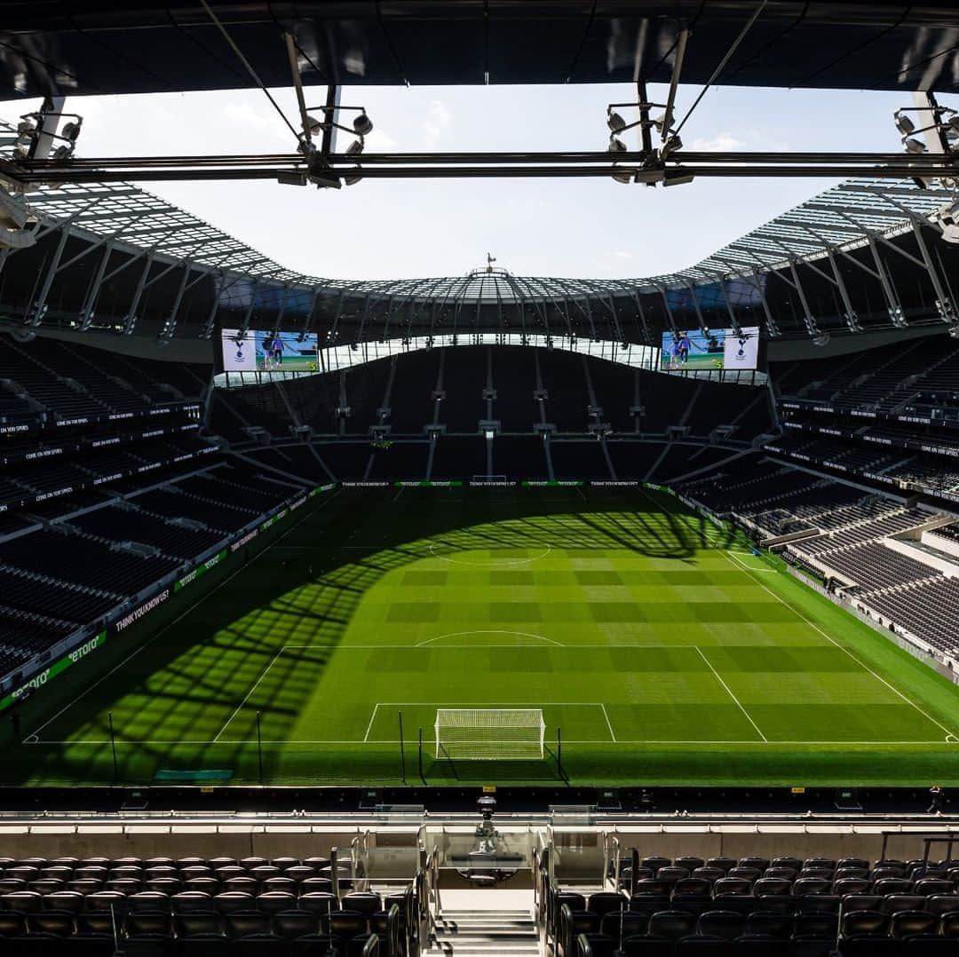 トッテナム・ホットスパーFCさんのインスタグラム写真 - (トッテナム・ホットスパーFCInstagram)「#SpursNewStadium looking 😍 as we prepare to open the doors for Test Event 1. #COYS #THFC」3月24日 21時03分 - spursofficial