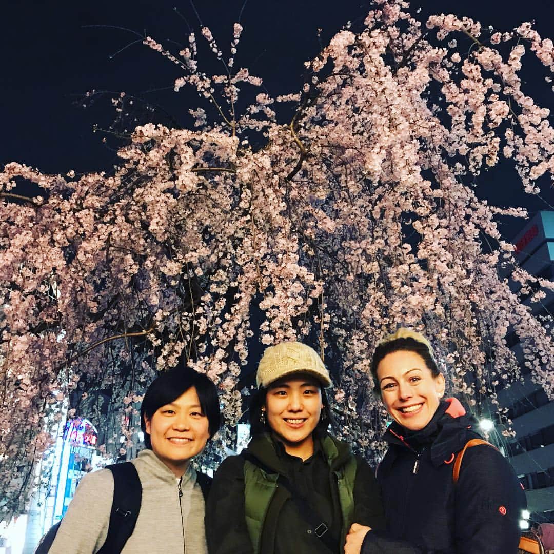 田知本遥のインスタグラム：「My lovely friends with SAKURA🌸  It was a wonderful memorial 2 days !!!xx and another 2 days!  2014年にイギリスに行った時から仲良しのSally. オリンピックでは同じ表彰台に乗れて本当に嬉しかった。 蕎麦打ちは性格が表れるとのこと。日本人の私達よりも繊細で器用。彼女の心そのものでした。 SallyはTokyo2020も出場するでしょう。I’m always cheering for you.xx  そして、昨年洪水の被害にあった岡山真備の地と近代柔道杯で柔道教室をさせてもらいました。 未来に向かう子供達はいつも純粋で真剣で。 少しでもそこに自分が関われていたらいいなぁ https://www.sanyonews.jp/sp/article/882863  #Sakura #judo #lovelyfriends」