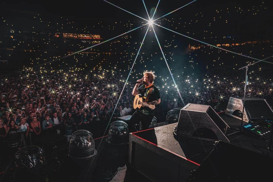 エド・シーランさんのインスタグラム写真 - (エド・シーランInstagram)「A few shots of last nights show in Joburg by @zakarywalters」3月24日 19時39分 - teddysphotos