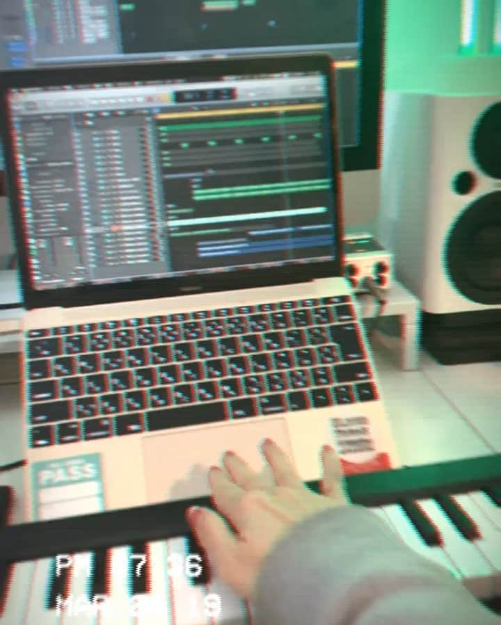 jyA-Me（ヤミー）のインスタグラム：「🌸🌸🌸 Sakuraの季節ですね🎵 やはり琴の音色は良いですね〜。 なかなかこれって思える音色に出会えず、 やっぱり生演奏が一番という事ですね🎹 . . #DTM#makemusic #jyamebeats #Japanease#Koto #トランスポーズし過ぎてデジタル感」