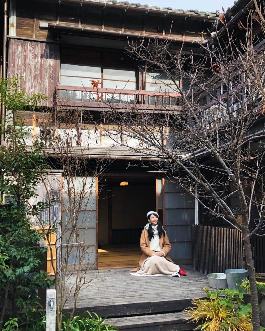 中村祐美子さんのインスタグラム写真 - (中村祐美子Instagram)「海外旅行や国内旅行もいいけど、東京都内にもまだまだ素敵な場所はある！🗼✨ . . ・・ということで、谷中銀座を散策しました。 昭和レトロな雰囲気の残る素敵な街だった☺️❤️ . 都内の素敵なスポットもっともっと探してみたいな〜。あったら教えてください💡✨ . . #japan #tokyo #日本 #東京 #谷中 #谷中銀座 #trip #girlstrip #旅行 #旅 #女子旅 #粉我 #时装 #我的最愛 #패션 #여행 #여행스타그램 #여행스냅 #여행기록 #여행일기 #여행중독 #혼여 #힐링여행 #여행지추천」3月24日 19時55分 - yumikonakamura.jp