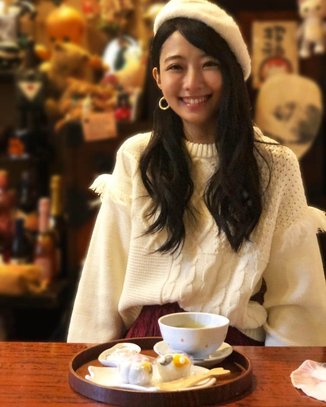 中村祐美子さんのインスタグラム写真 - (中村祐美子Instagram)「海外旅行や国内旅行もいいけど、東京都内にもまだまだ素敵な場所はある！🗼✨ . . ・・ということで、谷中銀座を散策しました。 昭和レトロな雰囲気の残る素敵な街だった☺️❤️ . 都内の素敵なスポットもっともっと探してみたいな〜。あったら教えてください💡✨ . . #japan #tokyo #日本 #東京 #谷中 #谷中銀座 #trip #girlstrip #旅行 #旅 #女子旅 #粉我 #时装 #我的最愛 #패션 #여행 #여행스타그램 #여행스냅 #여행기록 #여행일기 #여행중독 #혼여 #힐링여행 #여행지추천」3月24日 19時55分 - yumikonakamura.jp