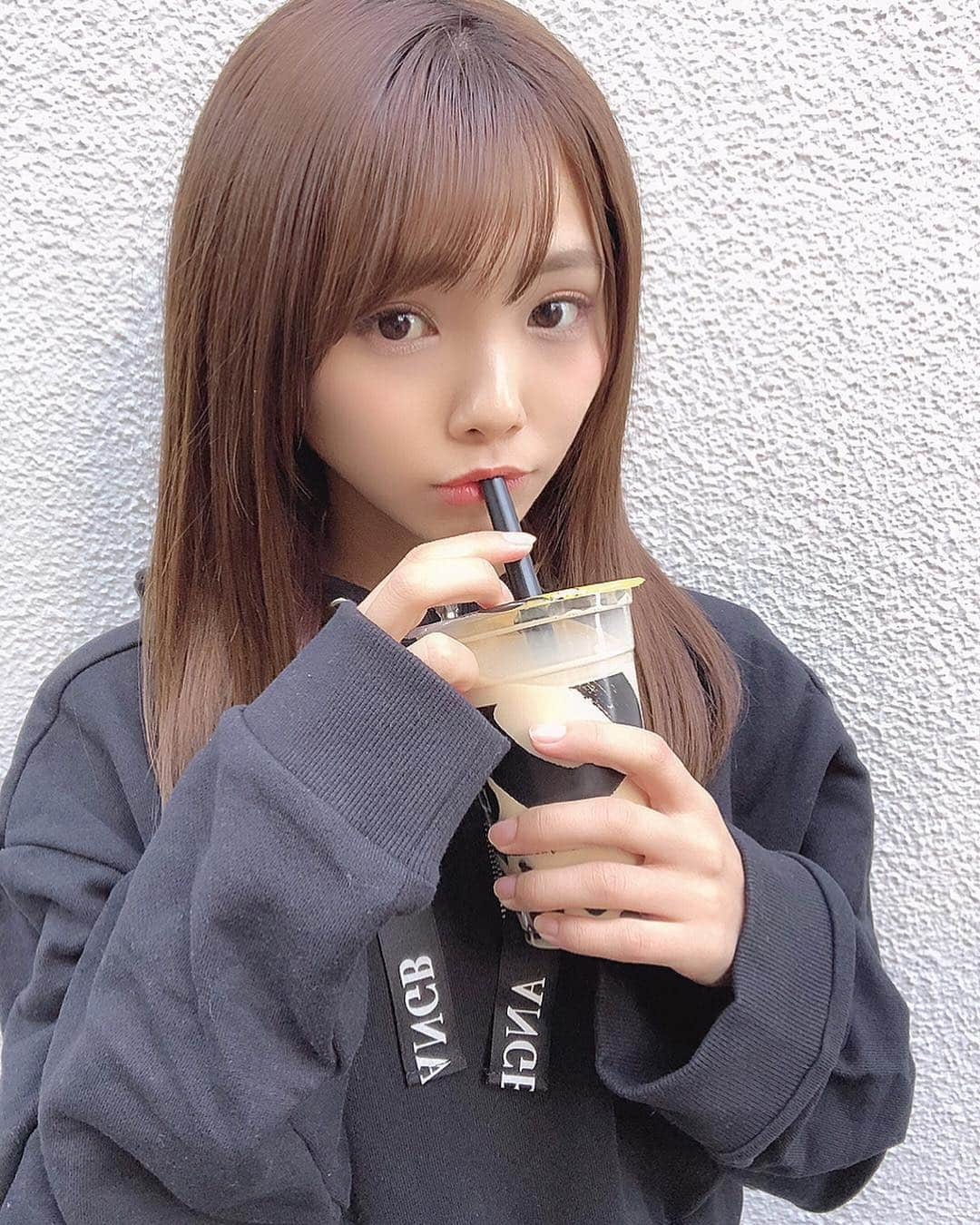 磯佳奈江さんのインスタグラム写真 - (磯佳奈江Instagram)「毎日タピオカ飲んでる﻿ どういうこと🙄🙄🙄🙄﻿ ﻿ トップス/ #ANDGEEBEE ﻿ さえ様のブランドのお洋服💓可愛い﻿ ﻿ #大阪 #アメ村 #qanddtapioca #黒蜜タピオカミルク #タピオカ #タピ活」3月24日 19時56分 - isochan89