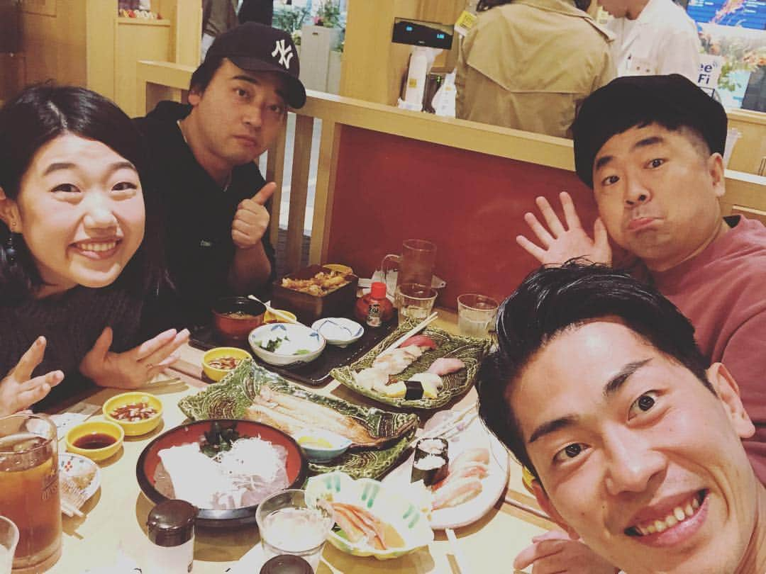 太田博久さんのインスタグラム写真 - (太田博久Instagram)「今日は札幌でお仕事。帰りの空港で先輩がたに北海道させて頂きました。ご馳走様です。」3月24日 19時59分 - hirohisaota