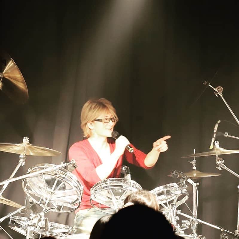 KAZUAKIさんのインスタグラム写真 - (KAZUAKIInstagram)「3/10のライブフォトが届いた。 #band #ドラム #drums #live #ロートタム #pearl #クリスタルドラム」3月24日 20時12分 - kazuaki_official