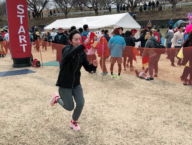 佐藤千晶さんのインスタグラム写真 - (佐藤千晶Instagram)「東北風土マラソン&フェスティバル2019😊 「走って食べてのんで」楽しむ ファンランの大会。  まずは、走る編。  アンバサダーチームを結成し 今年もリレーマラソンに参加！  #東北風土マラソン #東北風土マラソン2019 #走る #ラン #リレーマラソン #アンバサダー #古田敦也 さん #水越ユカ ちゃん #浜知美 先輩 #佐藤千晶 #元KHB😊 #MC #東北 #イベント #私の走るフォームよ」3月24日 20時24分 - satochiaki125