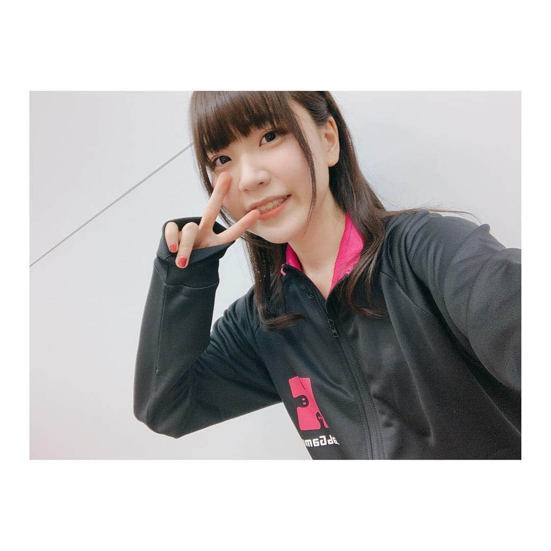 安齋由香里さんのインスタグラム写真 - (安齋由香里Instagram)「2019/03/24﻿ #AnimeJapan2019 1日目﻿ ﻿ 本日は #ラピスリライツ のステージでした✨﻿ 沢山の方が来てくださってて、﻿ ステージに上がって顔を上げた時に、﻿ 思わず笑顔になってしまいました😂 ﻿ 皆さんの笑顔とか声とかがあると、﻿ 練習頑張ってよかったなって思えます🥰﻿ 本当にありがとうございます🙏﻿ （いつも声足りなーいのくだりに﻿ 全力で返してくれてありがとうございます！﻿ 単にコール&レスポンスが大好きなんです🙏）﻿ ﻿ LiGHTsの久々のステージ、﻿ 楽しんでいただけてたら幸いです🌷﻿ ﻿ 色々今後が楽しみな予定が沢山で、﻿ 私も頑張らなきゃなって思います！﻿ わたしたちと一緒に #ラピライ を﻿ 盛り上げていってくれたら嬉しいです！﻿ ﻿ 私があまり器用な性格ではないので、﻿ 練習ではあまりわちゃーとできず、﻿ きびきびしちゃってるんですけど、﻿ そういう時に一緒に頑張ってくれている﻿ 仲間が居てくれてよかったなって思う事が、﻿ 今回沢山ありました(*´-`)だいすき！﻿ ﻿ 今後ともティアラをLiGHTsをラピスリライツを、﻿ よろしくお願いします💐✨﻿ ﻿」3月24日 20時37分 - yukari_anzai_1231