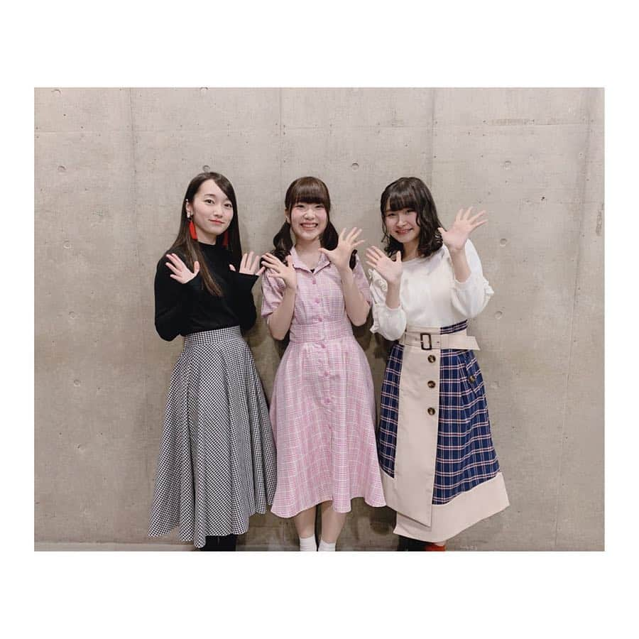 安齋由香里さんのインスタグラム写真 - (安齋由香里Instagram)「2019/03/24﻿ #AnimeJapan2019 2日目﻿ ﻿ 本日AJ2日目は、ぽにきゃんブースの﻿ #リリフレ ステージに登壇しましたよ〜🍑﻿ ﻿ みなさんリリフレはプレイしてますかー？﻿ 色んなイベントが続けて出来て、﻿ 私はすっごく楽しくプレイしてます📱﻿ ﻿ 焼き肉は残念だけど、ゲーム楽しかったー！﻿ 源モモ役の安齋由香里として﻿ またみなさんに会えたら嬉しいな🥰﻿次はお渡し会！﻿ ﻿ そして、個人的な買い物も出来て満足じゃ〜！﻿ #Alice Closet という着せ替えゲームなのですが﻿ 大好きな種村有菜さんの描くキャラクターが﻿ 可愛すぎて可愛いすぎて…﻿ 駆け足でゲットしに物販へ！﻿ 無事目的のものをゲット出来たので、﻿ 私は大満足でございます(*´-`)❤️﻿ ﻿ その他にも #天気の子 のブースを観てきたり、﻿ 気になる作品のステージを横切ったり、﻿ 足早に目的を果たしつつ﻿ お客さんとしても楽しみました🌷﻿ ﻿ 今日ステージを見てくれたみなさん、﻿ ありがとうございました🍑」3月24日 20時38分 - yukari_anzai_1231