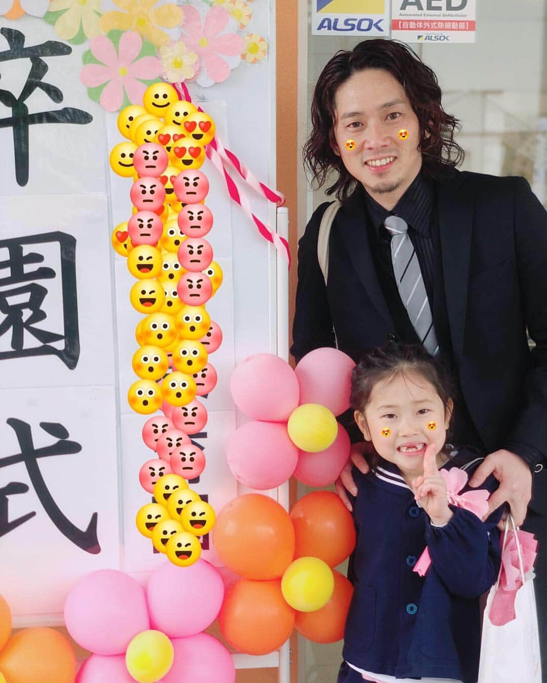 佐野俊輔さんのインスタグラム写真 - (佐野俊輔Instagram)「子供あるある…  長女の写真は意外と多いけど、下に行くにつれてほとんどない…笑笑  だかは、僕の小さい頃の写真はほぼ無い…笑  #子供あるある #子育てあるある」3月24日 20時47分 - shunsuke_sano_