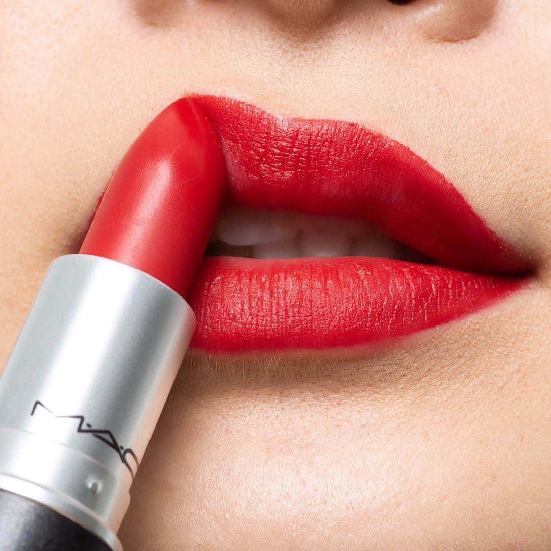 M∙A∙C Cosmetics Japanのインスタグラム：「⠀ #2019年メイク 日本人のための、日本限定の赤リップ [リップスティック] ルビー ウー トーキョー ⠀ MAKEUP AND MODEL: M·A·C ARTIST SHIORI IKEWAKI @mac_lumineest PHOTO: @takaki_iwata ⠀ ⠀ ⠀ ⠀ ⠀ ⠀ #MACCosmeticsJapan #MACコスメ #MACCosmetics #MACArtistChallenge #MyArtistCommunityJP #MAC #コスメ #メイク #MACリップ #リップメイク #リップスティック #RubyWooTokyo」