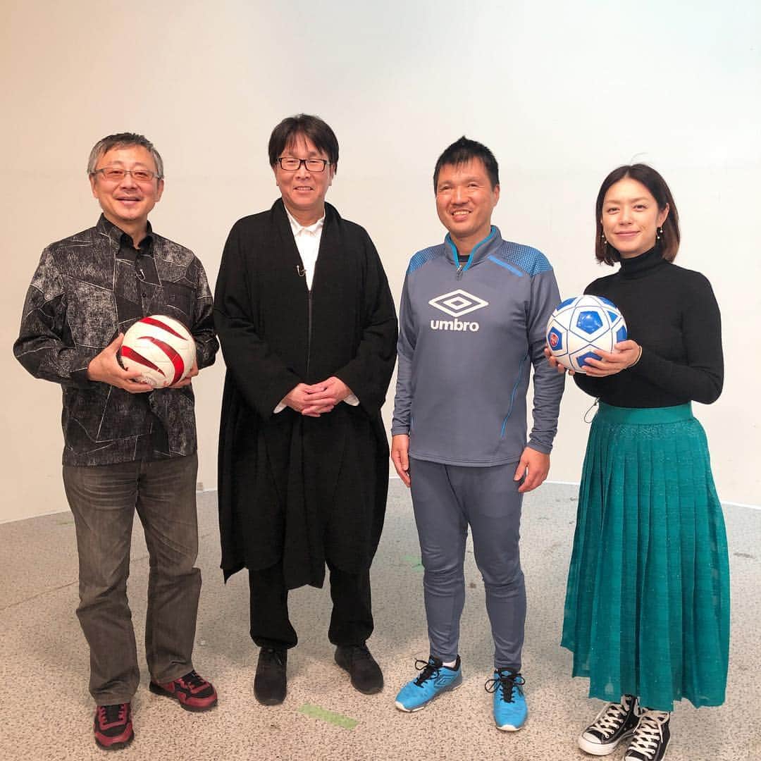 加藤紀子のインスタグラム：「お昼0時15分から NHK-FM「トーキングウィズ松尾堂」 今日は漫画家…高橋陽一さん、ブラインドサッカー選手…落合啓士さんをお迎えして「ブラインドサッカーを知ろう！」をテーマにお話を伺います⚽️ 「そうなんだ！」と学ぶ事がいっぱいです✨  そして13時55分からは TOKYO-FM「ルノー サンデー ボヤージュ」 今週はフランスのどの街をドライブ🚙 こちらも是非お付き合い下さいませ！  #nhkfmトーキングウィズ松尾堂  #tokyofmルノーサンデーボヤージュ #ラジオって楽しい」