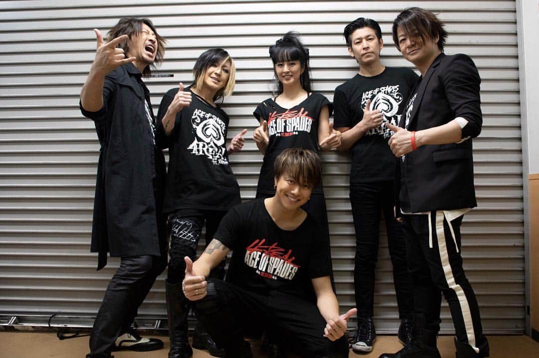 宮上元克のインスタグラム：「ACE OF SPADES  4REAL TOUR これにて閉幕 皆様のお声のお陰で実現したツアー！ 本当にありがとうございました😭 TAKUROさん、TERUもありがとう！ #aos #aceofspades #4real #tour #final #zeppsapporo」