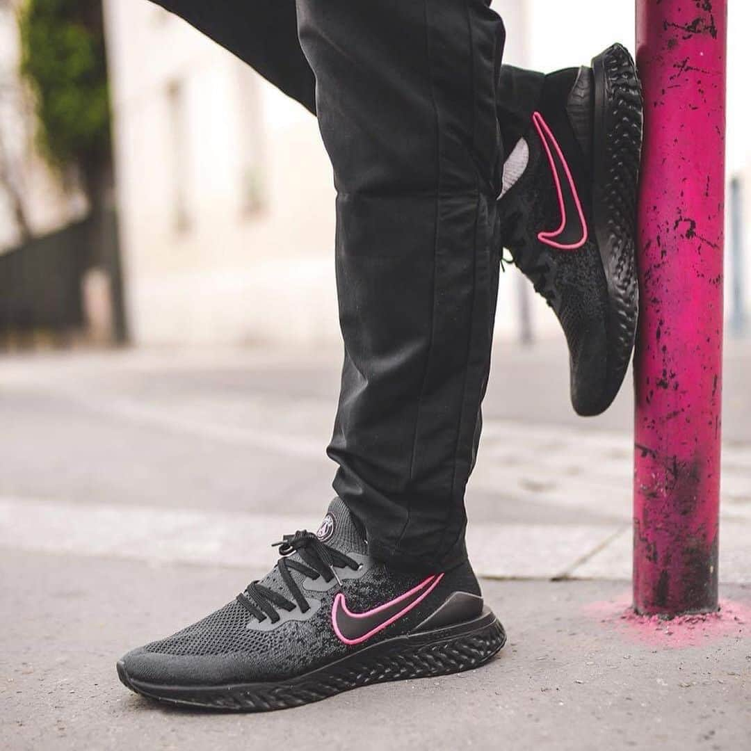 HYPEBEASTさんのインスタグラム写真 - (HYPEBEASTInstagram)「@hypebeastkicks: Here’s and exclusive first look at the @psg x @nike Epic React Flyknit 2. It’s been dressed in fan favorite black with pops of pink, which pays homage to the team’s 2015/16 Champions League kit, while the club’s badge is proudly situated on both tongue tabs. It’s expected to land at select Nike retailers and online in early April.  Photo: @hypebeastfr」3月24日 12時24分 - hypebeast