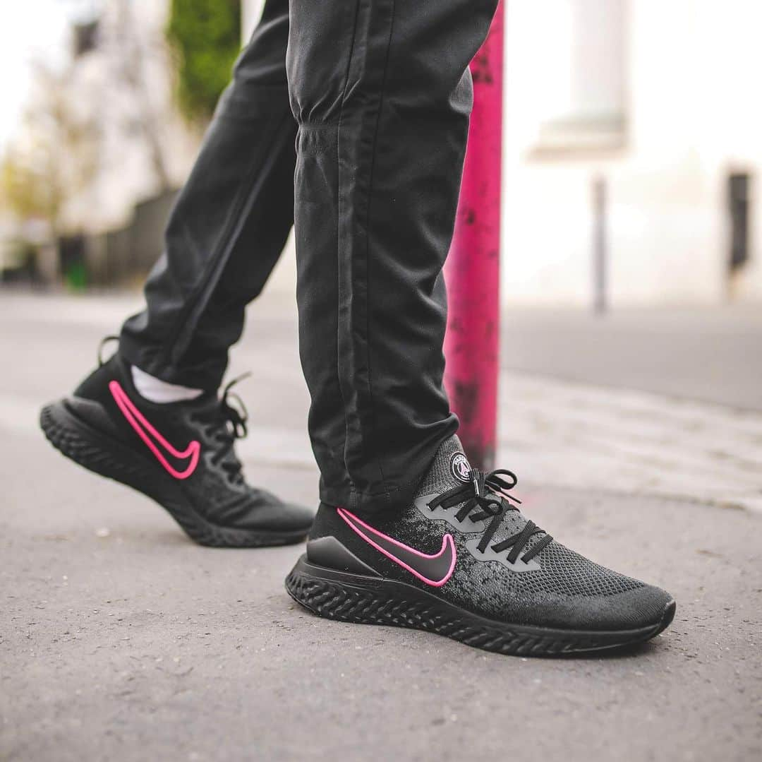 HYPEBEASTさんのインスタグラム写真 - (HYPEBEASTInstagram)「@hypebeastkicks: Here’s and exclusive first look at the @psg x @nike Epic React Flyknit 2. It’s been dressed in fan favorite black with pops of pink, which pays homage to the team’s 2015/16 Champions League kit, while the club’s badge is proudly situated on both tongue tabs. It’s expected to land at select Nike retailers and online in early April.  Photo: @hypebeastfr」3月24日 12時24分 - hypebeast