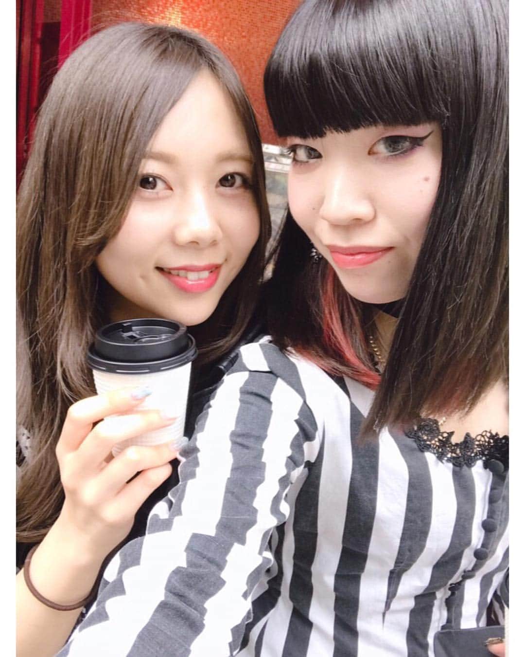 西村季里子のインスタグラム：「・ 大学の同級生と奇跡的な再会をして ランチしてきた🍜♥️♥️ いつ見ても決まってる🌹目立つ🌹（笑） 細くておしゃれで羨ましい🥺✨ 大好きなパッタイも食べれて満足😋❤️ #ランチ#lunch#タイ料理#パッタイ#大好物#渋谷 #大学#女子大#同級生#奇跡的な再会 #リアル#NANA#おしゃれさんと繋がりたい  #follow#followme」