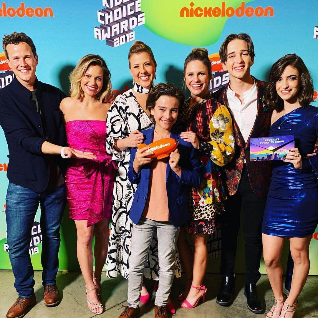 アンドリア・バーバーさんのインスタグラム写真 - (アンドリア・バーバーInstagram)「Family forever. ❤️ Thank you for voting @fullerhouse as your Favorite Funny TV Show for Kids’ Choice Awards! We love you!! 🥰」3月24日 12時51分 - andreabarber