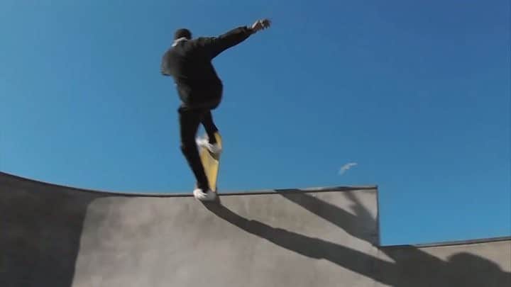 のインスタグラム：「👉🏽 @skategoat at the beach 🏖 As seen in @jimgreco’s new film on ThrasherMagazine.com 📡 📹 @joeysinko」