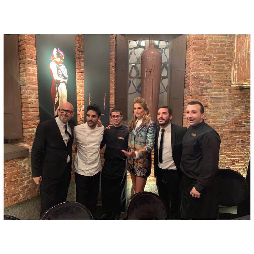 スタナ・カティックさんのインスタグラム写真 - (スタナ・カティックInstagram)「#CorralDeLaMoreria ... mind blowing #Flamenco. Thank you to the performers & staff for a fantastic night out! And thank you to @javier_kuhn for the treat. 💋💋 #IberianNights #StunningPerformance」3月24日 13時24分 - drstanakatic