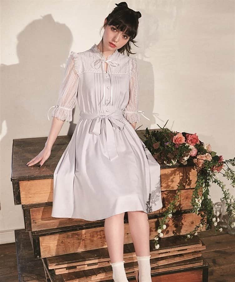 AYA YAGISHITAさんのインスタグラム写真 - (AYA YAGISHITAInstagram)「@axes_femme_poetique_official  2019 spring catalog🌸🌸🌸 . . . @raimu0726_official ♡♡♡」3月24日 13時25分 - aya_yagishita