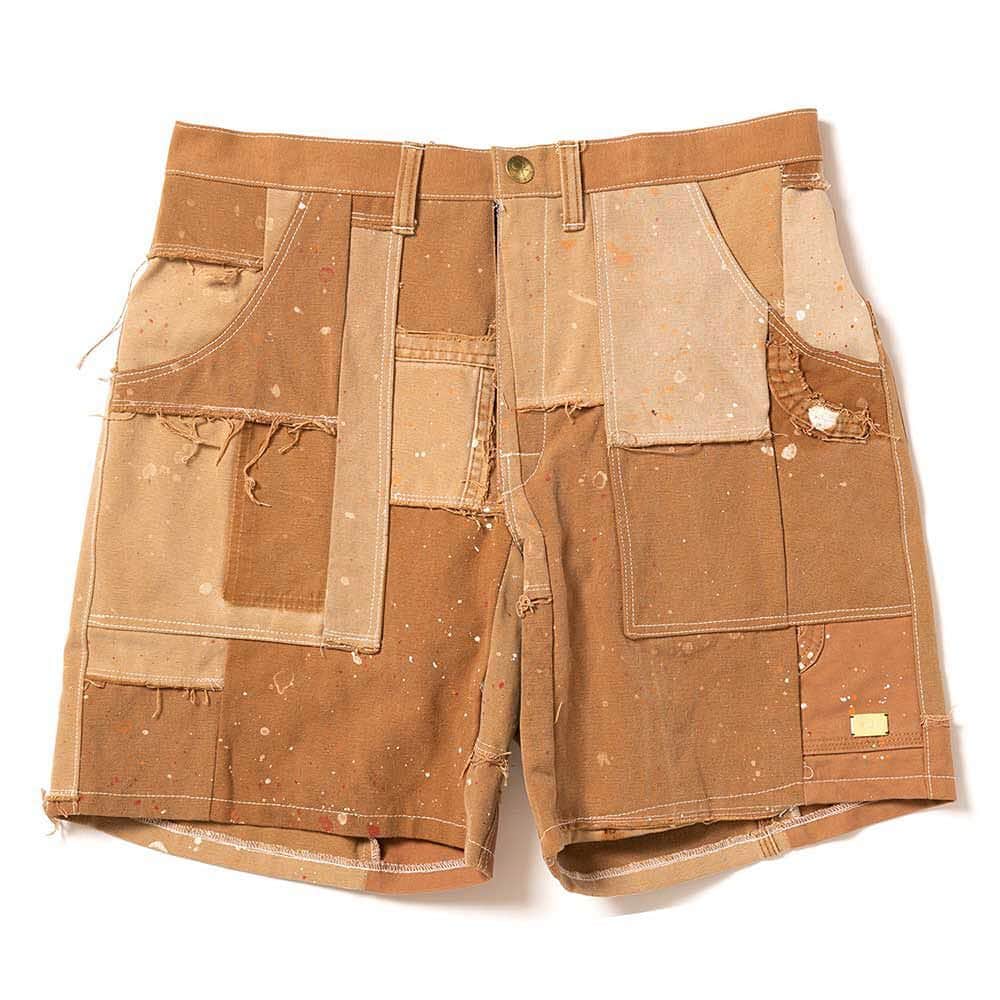 のインスタグラム：「【NEW ARRIVAL】﻿ ﻿ PLAY for APPLEBUM PATCHWORK RE/FABRIC DUCK SHORTS [BEIGE] ﻿ ﻿ APPLEBUMから新作SHORTSの登場です👀✔️️﻿ 売切れ必至の激レア商品です😎💥﻿ ﻿ Recycle(再生) + Sense or Essense(感覚または本質)を表現するブランド『PLAY』とAPPLEBUMのコラボ商品👏✨✨﻿ アメリカ産のダック地を解体、再構築した手間のかかった一品です👍🔥﻿ 一枚毎に生地の風合いも異なり、まさに唯一無二の仕上がりです🤩✨﻿ ﻿ 👇オンラインストアからも購入可能です👇﻿ http://shop.dancers-c.com/?pid=141426313﻿ ﻿ 電話通販も可能です😊 ﻿ お気軽にお問い合わせ下さい✨ ﻿ ﻿ ダンサーズコレクション原宿店 ☎03-5474-9575 ﻿ ﻿ #APPLEBUM ﻿ #ダンコレ #ダンサーズコレクション #dancerscollection #tokyo #harajuku」