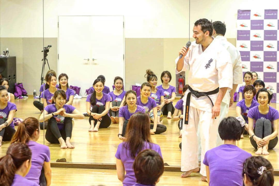 ベリッシモ・フランチェスコさんのインスタグラム写真 - (ベリッシモ・フランチェスコInstagram)「Simple Karate lesson for Mrs. International by Francesco Bellissimo Sensei🥋空手で強く&美しくなります！押忍！🥋Lezione di karate alle donne😘👍 #ベリッシモ #料理研究家 #francescobellissimo #chef #tvchef #karate #karateka #botte #空手 #空手家 #イケメン #イケメン料理研究家 #イケメン空手家 #ミセスインターナショナル2019 #mrsinternational2019 #mma #ipman4 #japanesegirl #budo #美人 #美女 #芸能人 #vip #luxurylife #enjoylife #beutifulgirls #tipness #森上派」3月24日 13時38分 - bellissimoyoshi