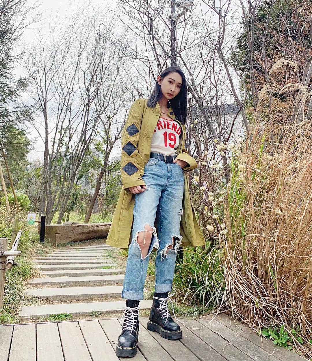 のインスタグラム：「春なのに秋みたいな #outfitoftheday 🌼 ﻿ ﻿ 中に着てるTOPSはフランスのファッションブランドのZADIG&VOLTARIEと﻿ ウールマーク社とのコラボタンクトップ💎💕﻿ ３月１６日から全国店舗で発売してるよ💯﻿ ﻿ ﻿ ﻿ ﻿ #zadigetvoltaire @zadigetvoltaire﻿ #woolmark @thewoolmarkcompanyjp﻿ #pr」