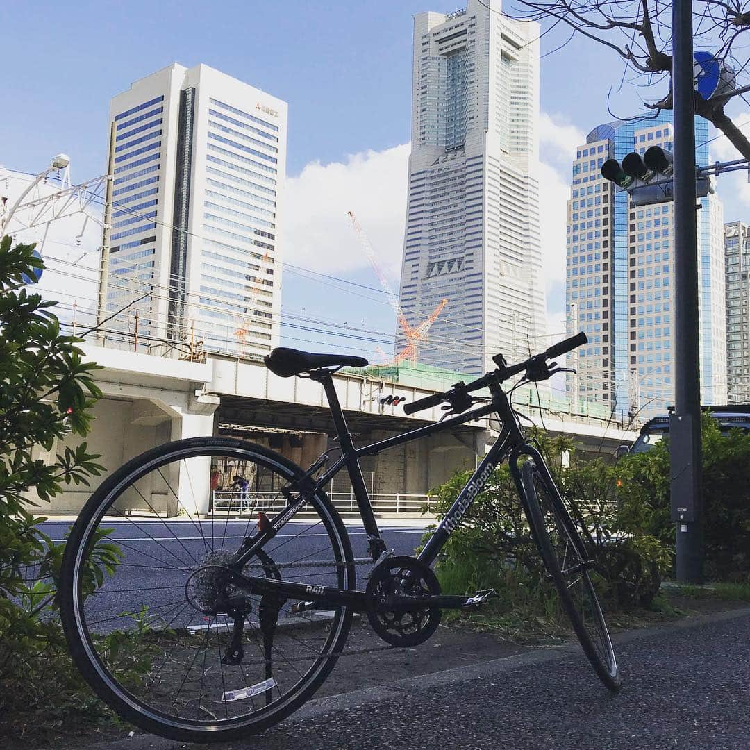 KhodaaBloomさんのインスタグラム写真 - (KhodaaBloomInstagram)「圧倒的軽さのクロスバイク RAIL 700SL . #khodaabloom #RAIL700SL #crossbike #cycling #cyclingphotos #japanbrand #outdoor #yokohama #コーダーブルーム #クロスバイク #サイクリング #ゆるポタ #RAILならできる #自転車好きな人と繋がりたい #横浜 #ランドマークタワー  #クロスバイクデビュー」3月24日 13時56分 - khodaabloom