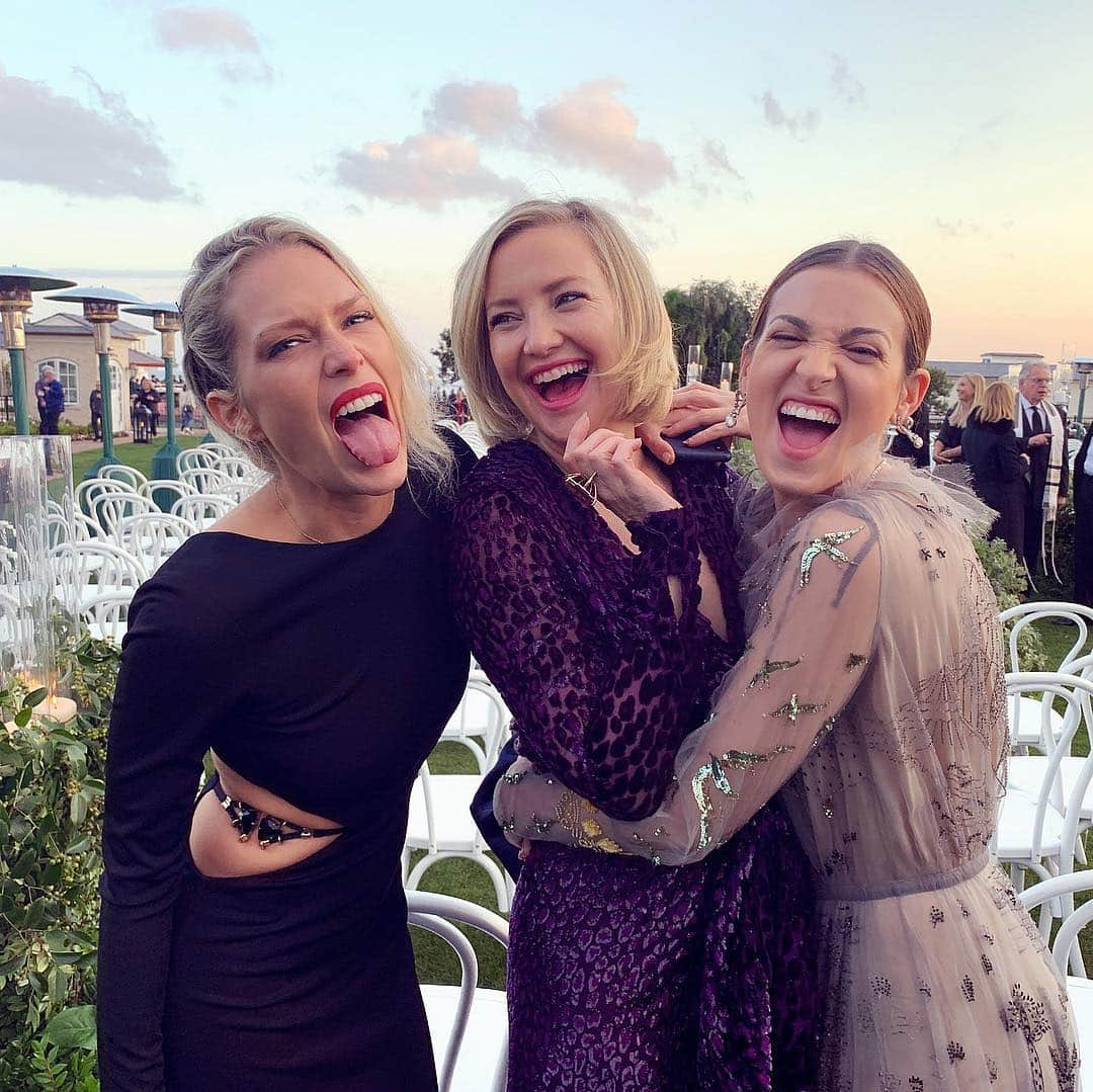 ケイト・ハドソンさんのインスタグラム写真 - (ケイト・ハドソンInstagram)「Wedding😜 #Glickoff」3月24日 14時13分 - katehudson