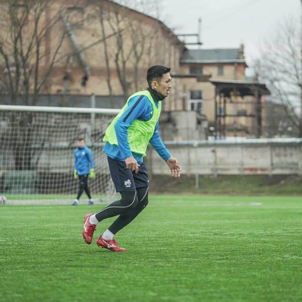 瀬戸貴幸さんのインスタグラム写真 - (瀬戸貴幸Instagram)「training🔵⚪️﻿ ﻿ ﻿ #latvia﻿ #riga #fkrfs #virsliga #ラトヴィア #ラトビア #リガ」3月24日 14時37分 - setotakayuki