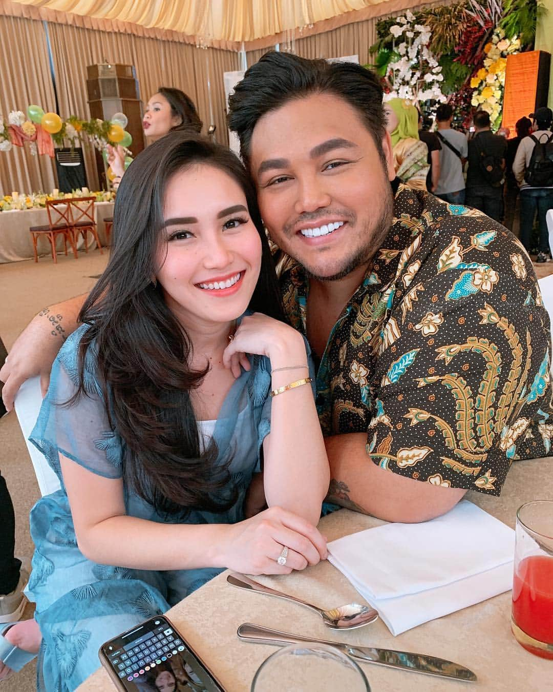 Ivan Gunawanさんのインスタグラム写真 - (Ivan GunawanInstagram)「. Be with someone who is proud to have you, and still stand by your side no matter what. / / #ivangunawan #ayutingting」3月24日 14時37分 - ivan_gunawan