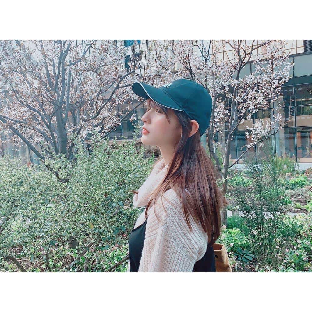 アンジェラ芽衣さんのインスタグラム写真 - (アンジェラ芽衣Instagram)「今日は朝から買い物に出かけていた🤤﻿ ウキウキしながら予約したお店に行ったら﻿ 予約日が明日だったみたいで間違えた←﻿ ﻿ でもお目当てのひとつは手に入ったのでラッキー😍﻿ ﻿ #アンジェラ芽衣 #2019 #2019年 #自撮り #selfie #selfie #写真 #photo」3月24日 14時42分 - ange_la00