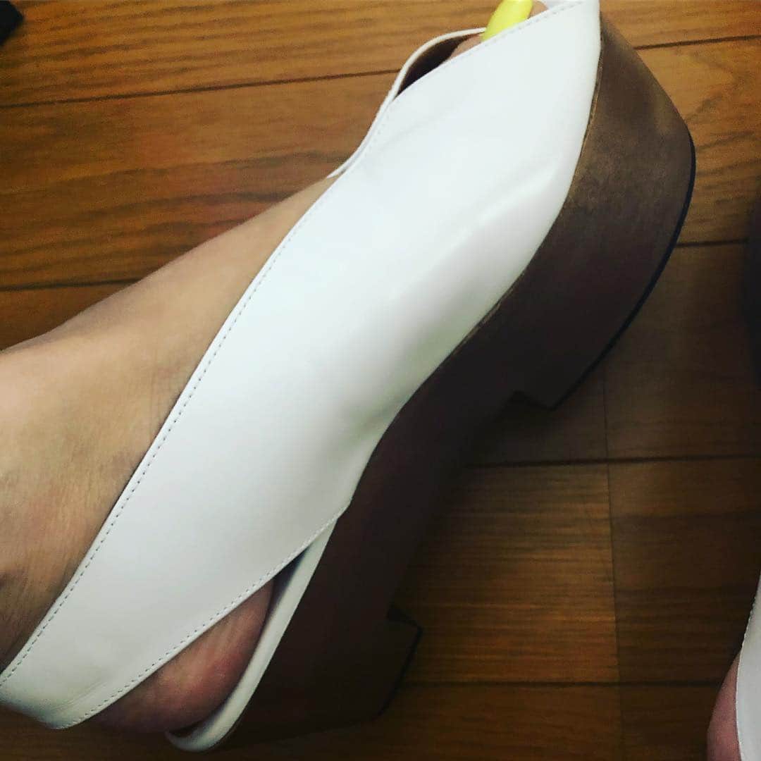 阿部洋子さんのインスタグラム写真 - (阿部洋子Instagram)「👗 #ひとめぼれ #shoesaddict #shoeslover  #2019ss #2019 #sandals」3月24日 14時57分 - hirocoring