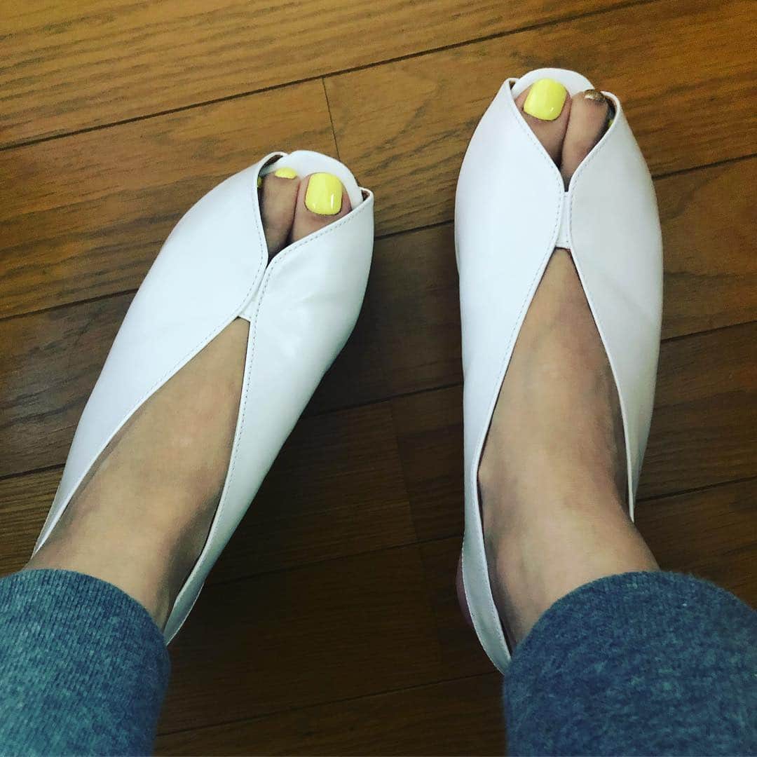 阿部洋子さんのインスタグラム写真 - (阿部洋子Instagram)「👗 #ひとめぼれ #shoesaddict #shoeslover  #2019ss #2019 #sandals」3月24日 14時57分 - hirocoring