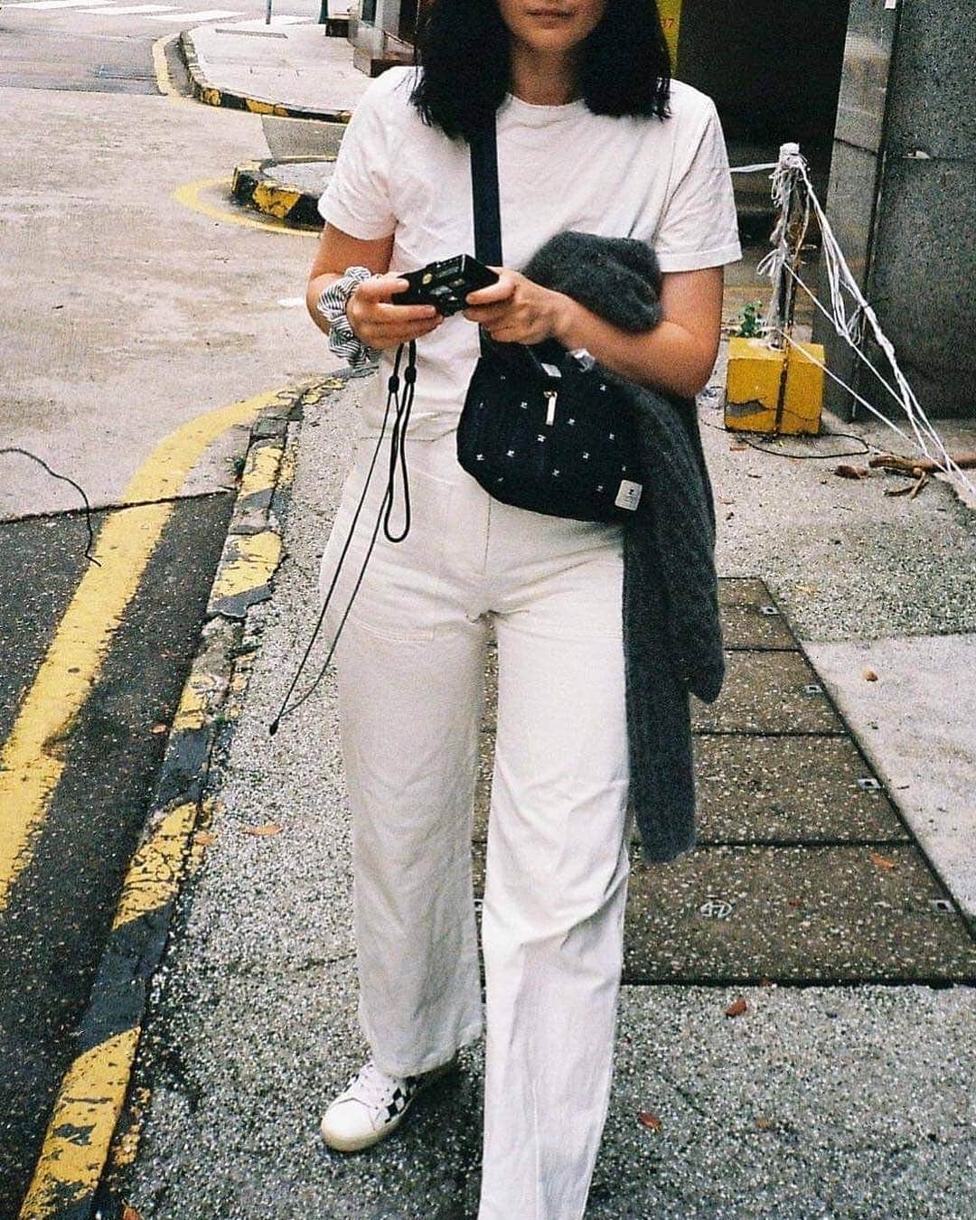 のインスタグラム：「Jess head-to-toe in white Kloke articles in Macau🥛 _ The Interval Front Pocket Jeans are back this week! | In both White & Mid Wash Indigo Denim」