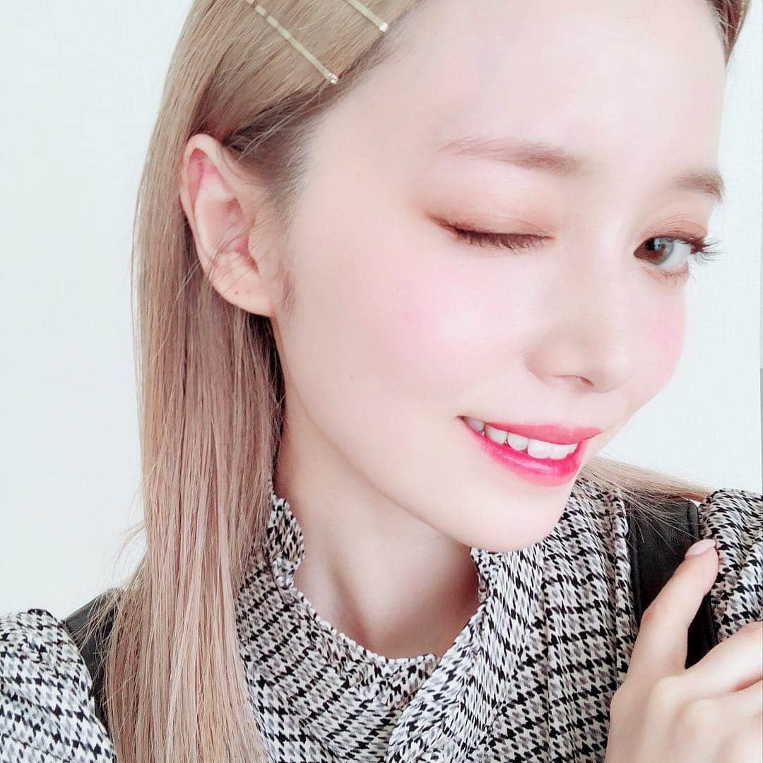 おりもあいさんのインスタグラム写真 - (おりもあいInstagram)「最近の眉マスカラはこれ💓 ヘアカラーによって使いわけてるよ❤️ 眉毛あるからライナーは使わずマスカラのみで仕上げてる🌸 ⠀ bdb KATE BR-2 リトルレディ01 ⠀」3月24日 15時19分 - ai_orimo