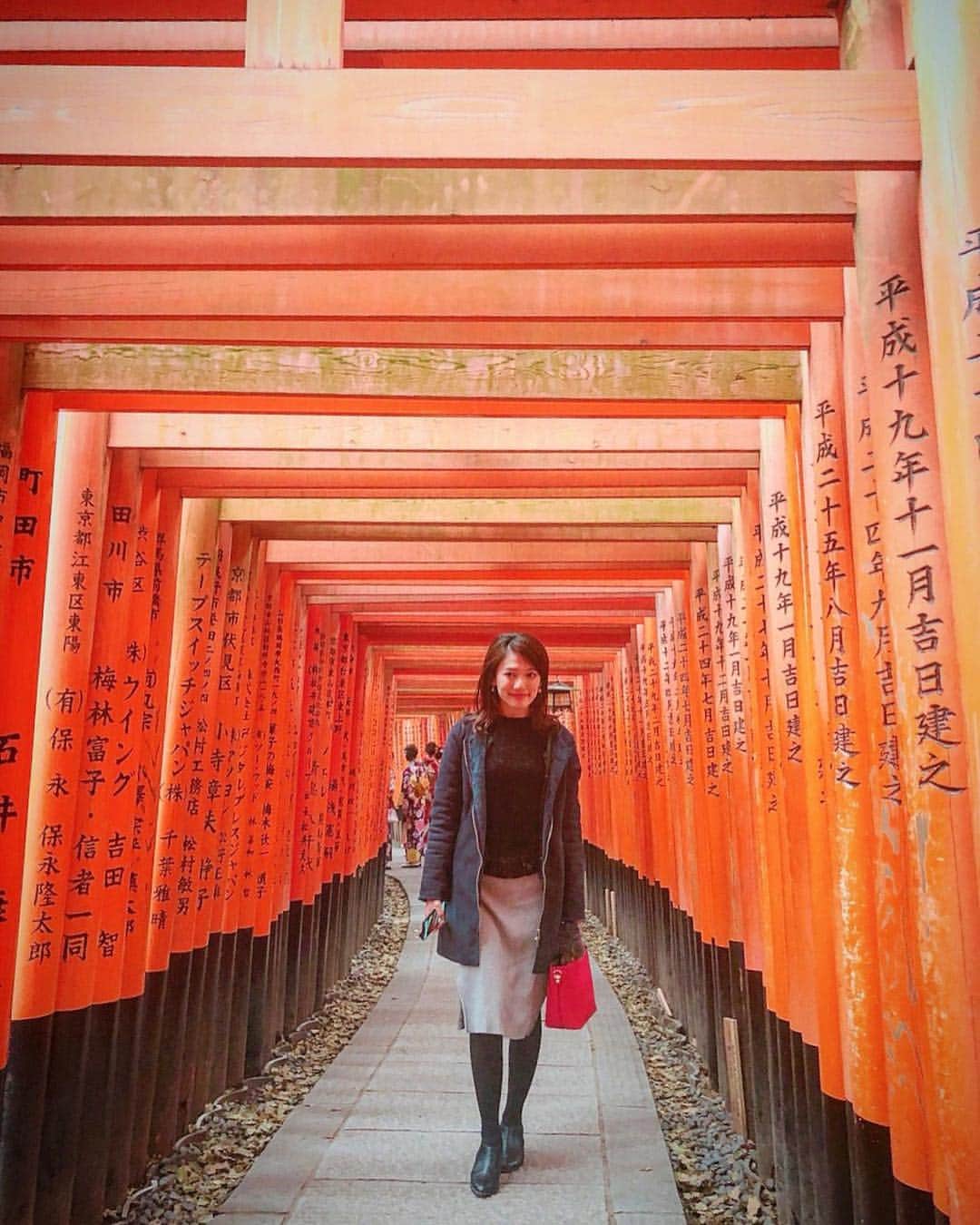 戸崎奈津さんのインスタグラム写真 - (戸崎奈津Instagram)「Kyoto ⛩ 伏見稲荷大社✨ 千本鳥居⛩ . #京都 #伏見稲荷大社 #稲荷山 #千本鳥居 #京都観光 #Japan #Kyoto #fushimiinari #fushimiinaritaisha #fushimiinarishrine #thousandgates #temple #kyotojapan #kyototrip #l4l #trip_japan #travel #art #powerspot #instagood #kimono  #Natsu_trip🌸」3月24日 21時09分 - naa_tsu0827