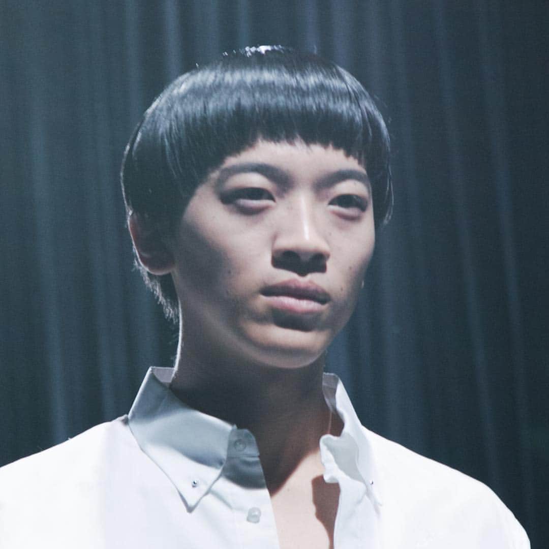 資生堂 さんのインスタグラム写真 - (資生堂 Instagram)「Tokyo Fashion Week  Nobuyuki Matsui @nobuyuki_matsui  #tokyofashionweek #aw19  backstage hair and makeup  by @shiseido_hma  #headartist by @joji.taniguchi  #photo by @mayumi_hosokura  @shiseido  #beautyreimagined  #visiblefeelsinvisible  @shiseidopro_jpn  @shiseidopro_official  #shiseidoprofessional  #backstagemakeup  #backstagehairstyle  #fashion #fashionphotography  #fashionweek」3月24日 15時52分 - shiseido_hma