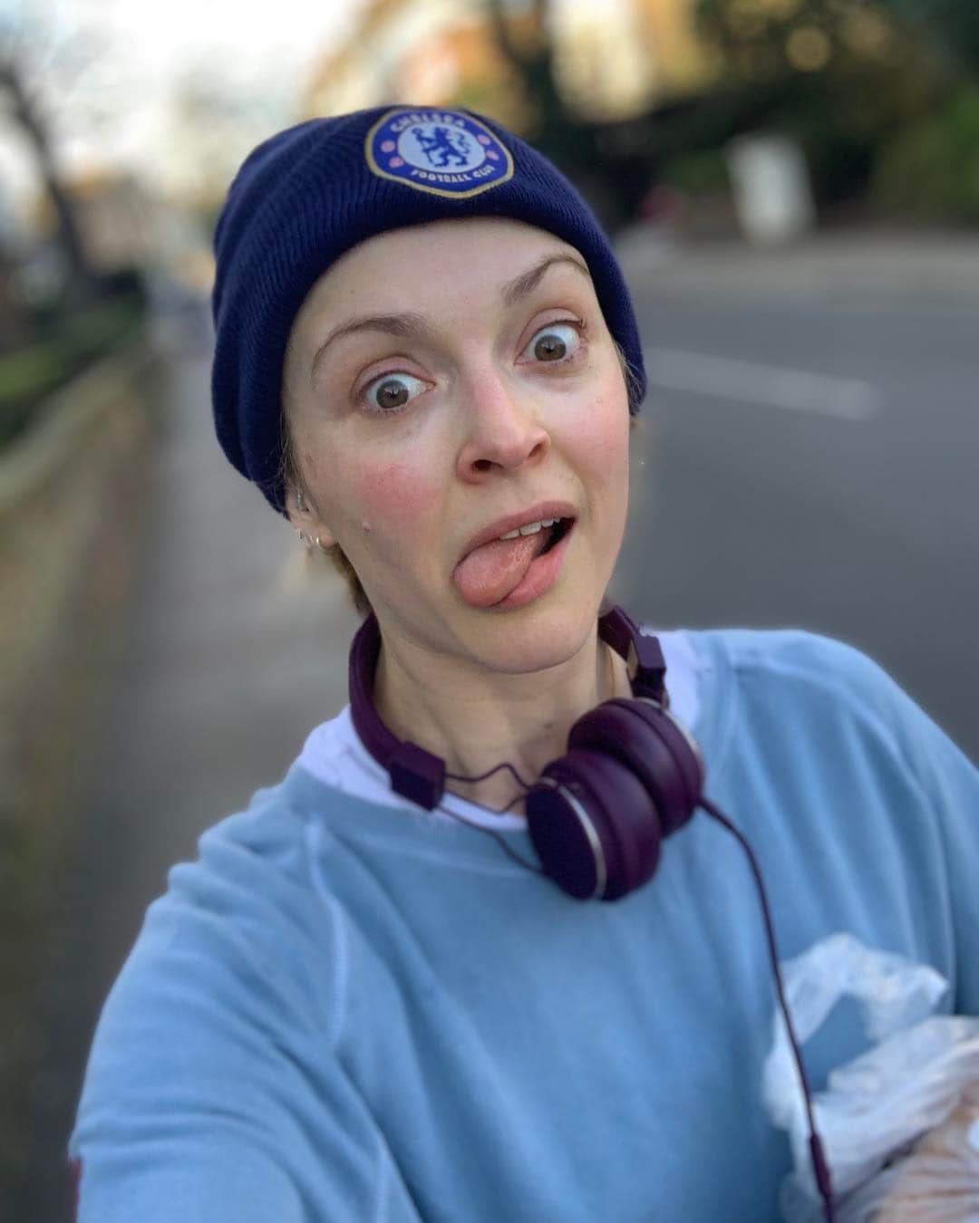 ファーン・コットンさんのインスタグラム写真 - (ファーン・コットンInstagram)「Just been for a run listening to the Happy Place Work Out playlist I made for Apple Music. Some bangers on there! Now on route home armed with croissants for the kiddos. If you need motivation for your run today check out my playlist on Apple Music 💪🏼 #husbandshat ( husbands hat not husband shat😂 )  #applecurator」3月24日 16時21分 - fearnecotton