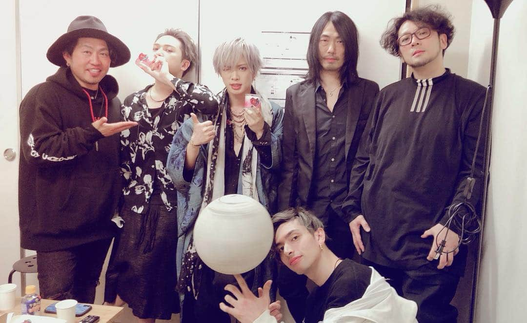 ヒロトさんのインスタグラム写真 - (ヒロトInstagram)「3.14 THE HIROTO. at shibuya www x オンステージしたHIROTO bandメンバーの皆さん 最強の演奏とパフォーマンスでした‼︎ photo by MEG (Lestat C&M Project) @lestat_cm_pro  #HIROTO #A9 #takuto @takuto_in_the_sky  #abouttess #kiz @kizhiroshi  #ZiNEZ @zinez_kamikaze  #KENZO #彩冷える #Loycan$ @lyu_loycandle  @katsuki_k #katsukikuroyanagi」3月24日 16時33分 - hiroto_a9