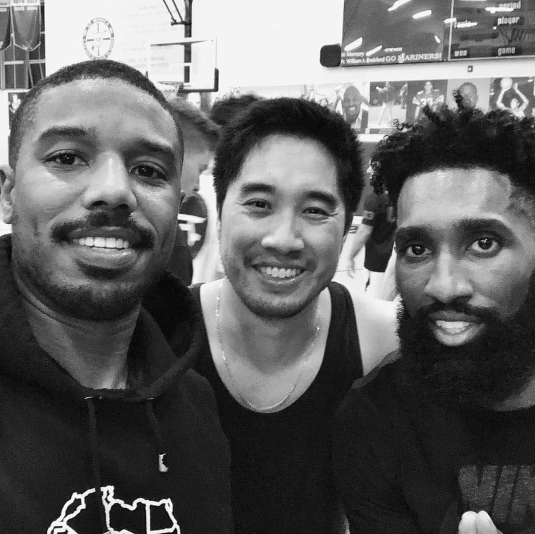 スティーブ・アエンのインスタグラム：「🏃🏻‍♂️ + 🔫」