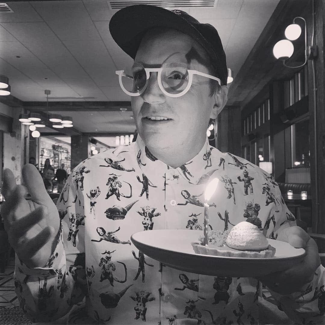 Jason G. Sturgillさんのインスタグラム写真 - (Jason G. SturgillInstagram)「One night at @thehoxtonhotel and Portland’s your oyster. 🎶 Their chocolate torte is my favorite.」3月24日 16時54分 - jgspdx