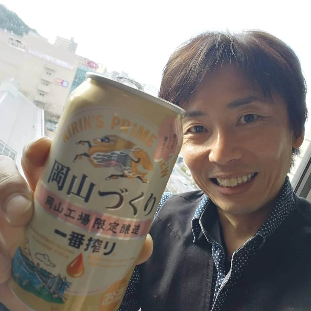 岡田達也のインスタグラム：「無事に千穐楽を迎えることができました。 ご来場ありがとうございました。  打ち上げの前に、一足お先に。  #U18シアタープロジェクト  #unt #動かない電車に乗って #キリン一番搾り #岡山づくり #岡田達也」
