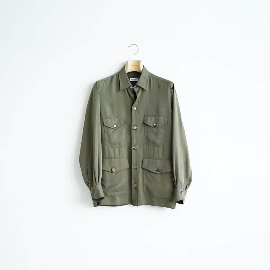 のインスタグラム：「ㅤㅤㅤㅤㅤㅤㅤㅤㅤㅤㅤㅤㅤ﻿﻿ 【ERRICO FORMICOLA】﻿﻿ - Safari shirt jacket -﻿﻿ ㅤㅤㅤㅤㅤㅤㅤㅤㅤㅤㅤㅤㅤ﻿﻿ “Luigi Borrelli（ルイジ ボレッリ）”などで経験を積んだエリッコ フォルミコラ氏が手掛ける【ERRICO FORMICOLA】。﻿ ﻿ テンセル素材で仕立てたシャツジャケットは独特な光沢感と、ストレスを感じない着心地を生み出します。﻿ ﻿ ㅤㅤㅤㅤㅤㅤㅤㅤㅤㅤㅤㅤㅤ﻿﻿ ﻿ ﻿ Shirt jacket : 【ERRICO FORMICOLA】¥35,000+tax﻿ ﻿﻿ ﻿﻿ ㅤㅤㅤㅤㅤㅤㅤㅤㅤㅤㅤㅤㅤ﻿﻿ ﻿ ﻿ ﻿ #edifice #2019ss #erricoformicora #safarishirt #shirtjacket #khaki #fashionstyle #navyjacket #italianbrand #classicoitalia #mensjacket #mensstyle #mensclothing #menswear #mensfashion #mensdress #italybrand #dapper #dapperman #dapperstyle #エディフィス #エリッコフォルミコラ」