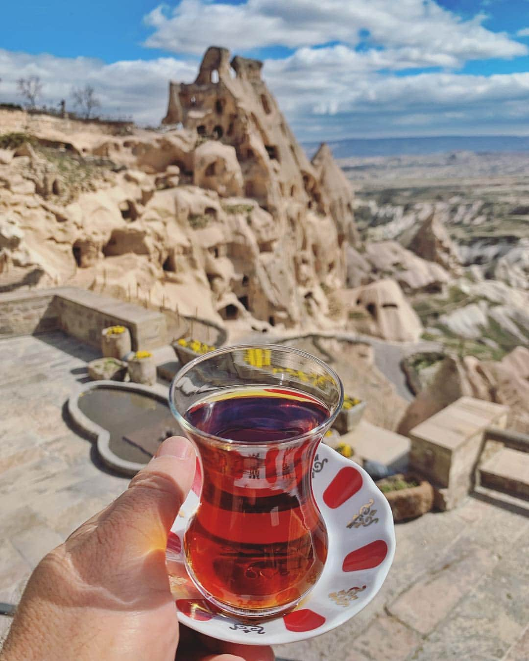 マート・アラスさんのインスタグラム写真 - (マート・アラスInstagram)「Sabah Cayi ❤️morning tea #turkiye #cappadocia #turkey #vatan」3月24日 17時33分 - mertalas