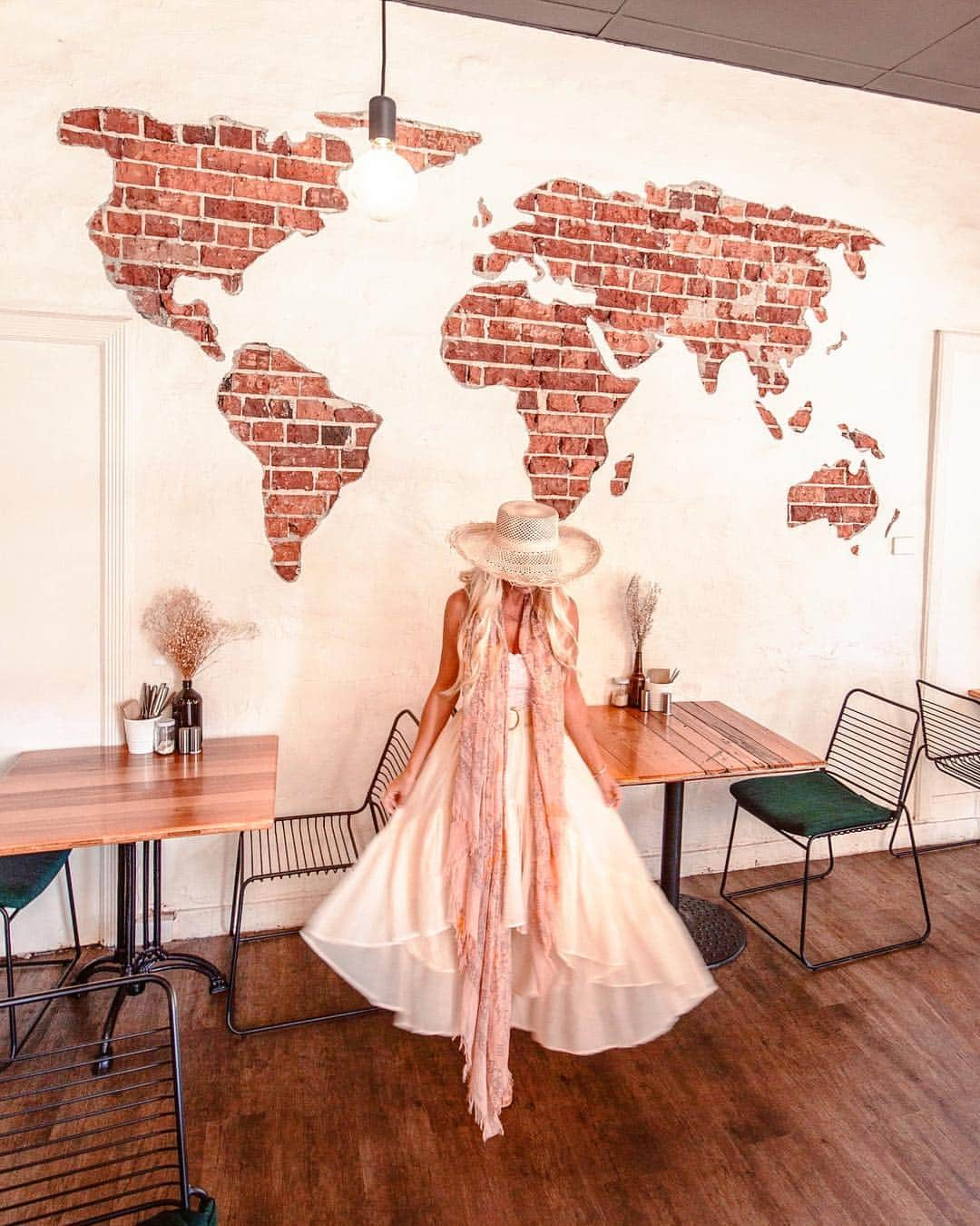 のインスタグラム：「How cool is this hand chiseled world map wall 🌍 . Amazing vegan brunch at @gather.northbridge wearing @spell ✨ . Full outfit details http://liketk.it/2A0UM #liketkit @liketoknow.it . #ootd #brunch #worldmap #wallmap #gathernorthbridge #bohostyle #perth #seeperth #perthtodo #experienceperth #perthbrunch #girlsbrunch」