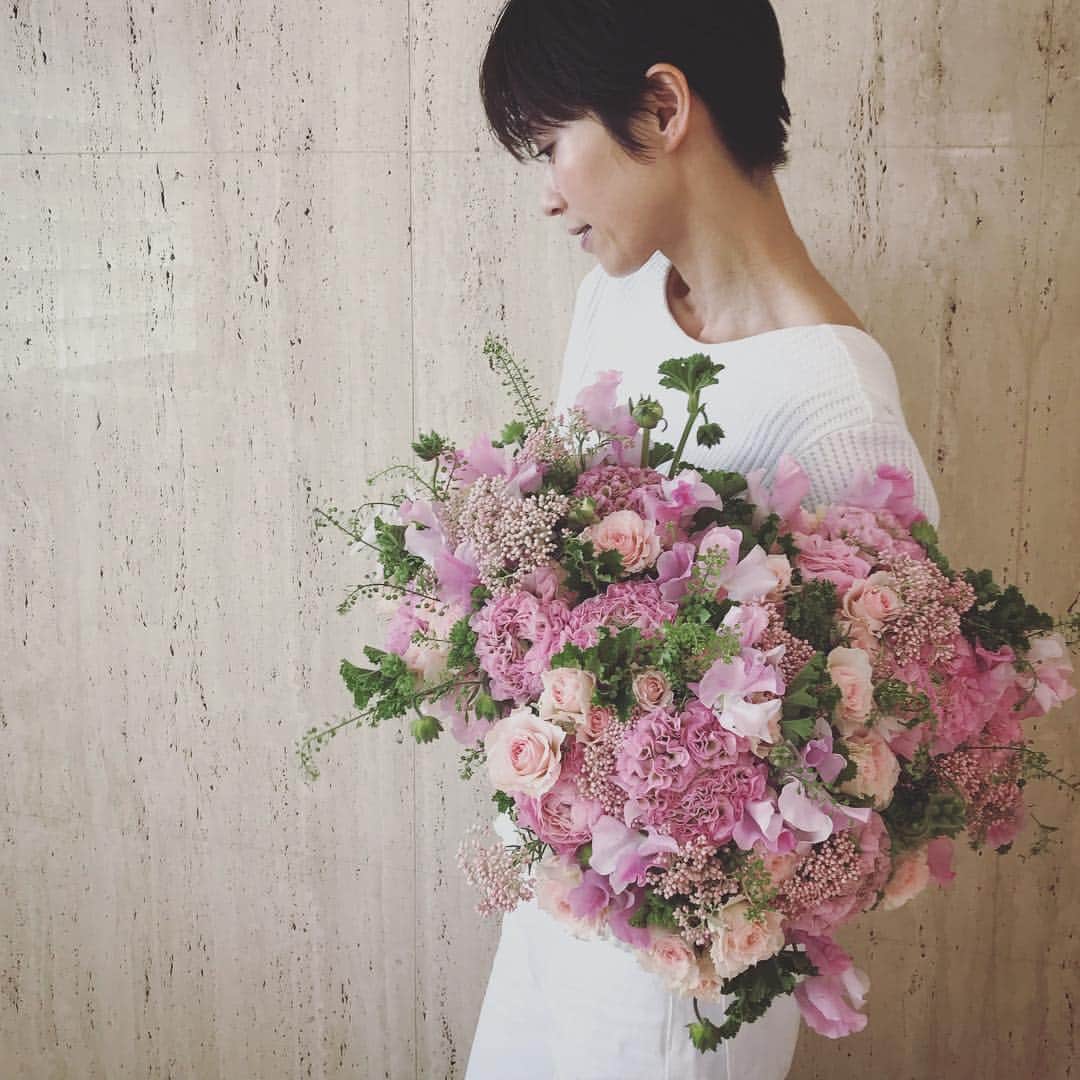 畑野ひろ子のインスタグラム：「@willgarden_official  Pink bouquet💗  #willgarden #flower #flowers #bouquet #pink」