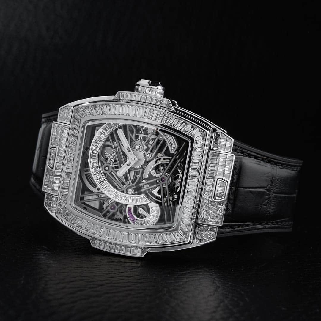 のインスタグラム：「How stunning is this Spirit of Big Bang High Jewellery? #HublotBaselworld #HublotHighJewellery」