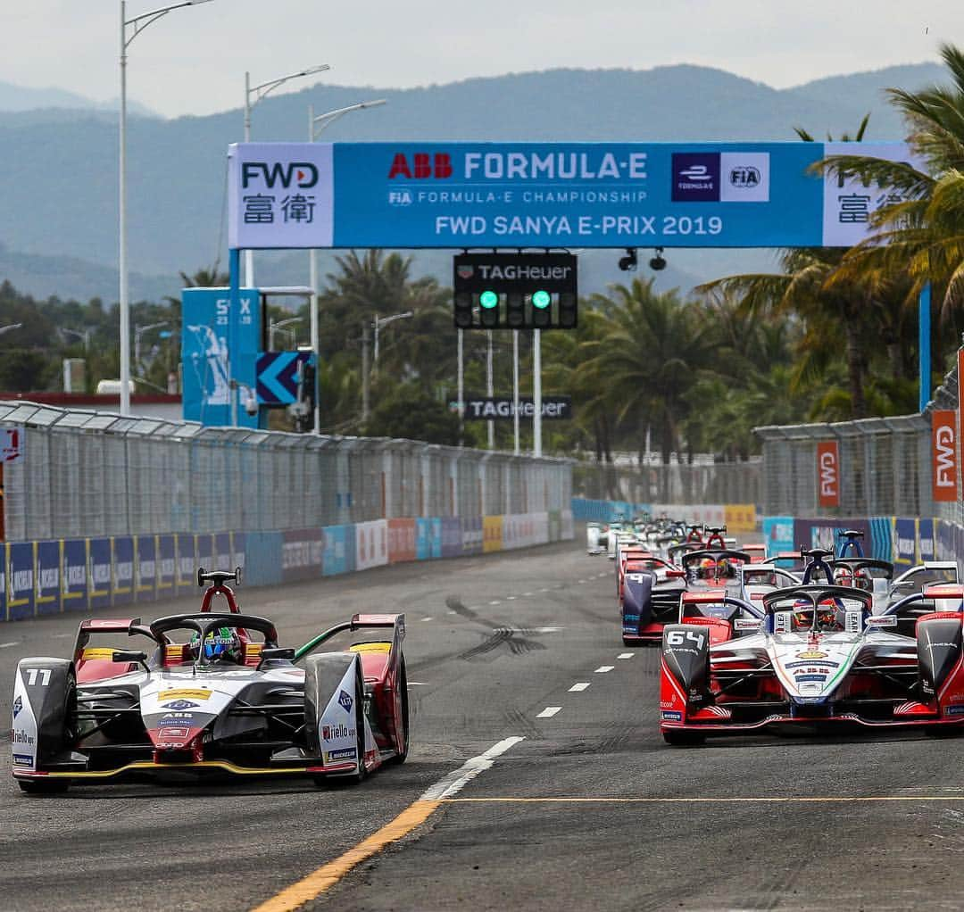 ルーカス・ディ・グラッシさんのインスタグラム写真 - (ルーカス・ディ・グラッシInstagram)「China 🇨🇳 Sanya #ePrix - Round 6 @FIAFormulaE Championship Season 5 - 💥 ——- @audisport @niobium.tech @schaefflergroup @boss」3月24日 18時10分 - lucasdigrassi