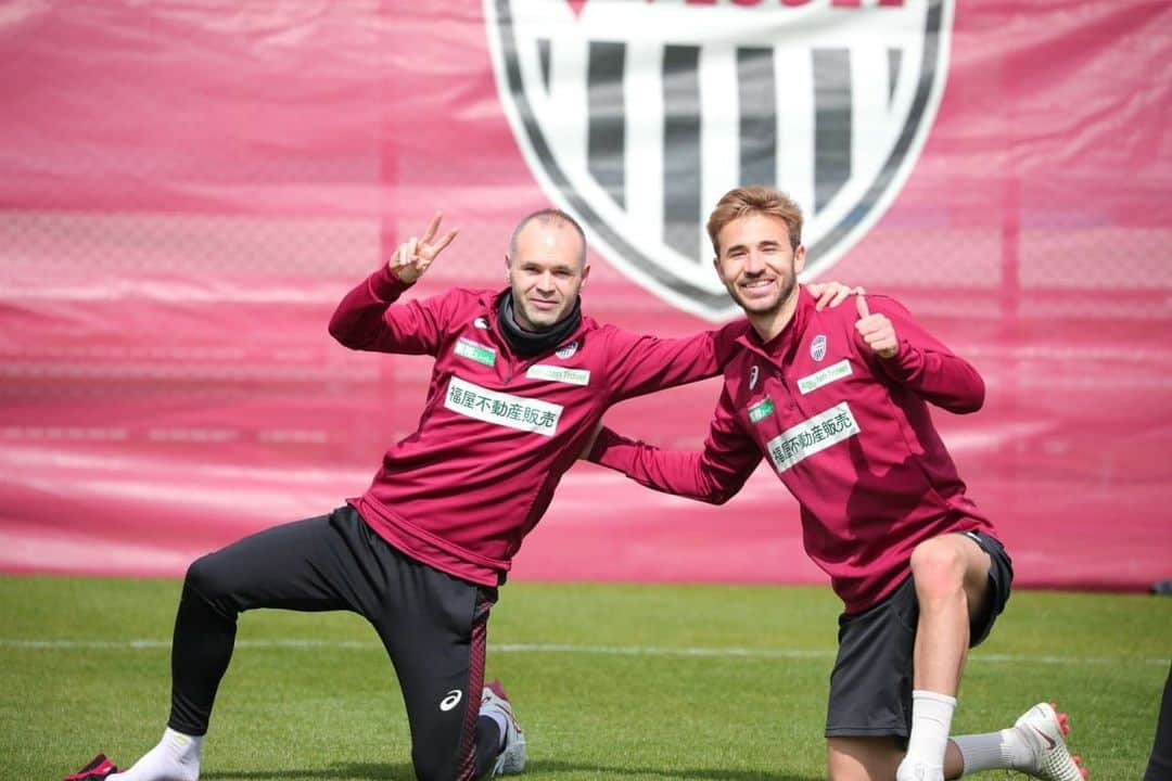 アンドレス・イニエスタさんのインスタグラム写真 - (アンドレス・イニエスタInstagram)「⚽️💪🏻@sergisamper @visselkobe_official」3月24日 18時14分 - andresiniesta8